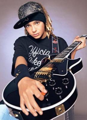 tom et sa guitar